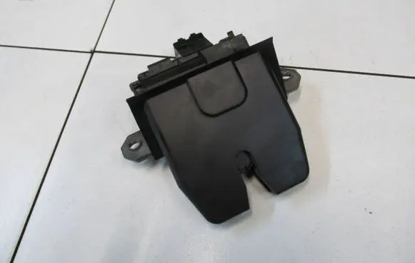Ford Focus Tailgate lock latch 3M51R442A66DC 154817