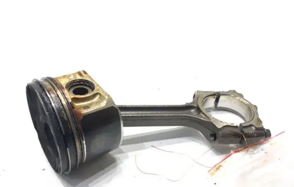 Nissan Juke I F15 Piston with connecting rod MR16DDT