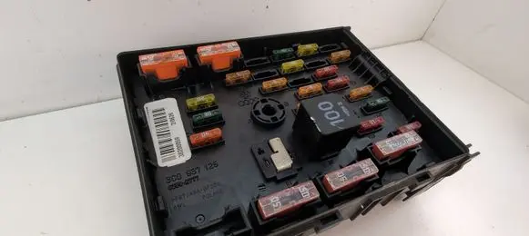 Volkswagen PASSAT B6 Fuse module 3C0937125