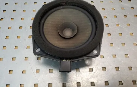 Hyundai Tucson JM Front door speaker 963302E000