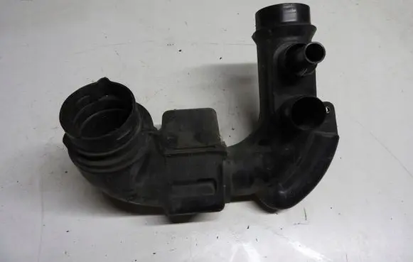 Honda Accord Intake resonator rur32231