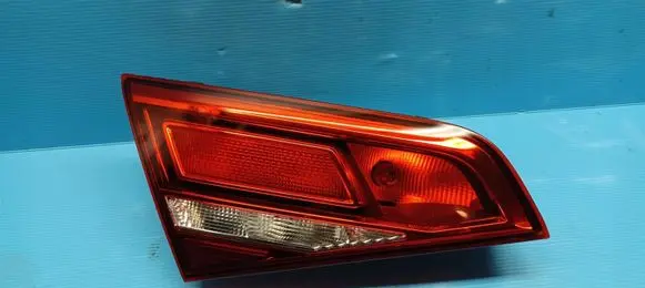 Audi A3 S3 8V Tailgate rear/tail lights 8v4945075