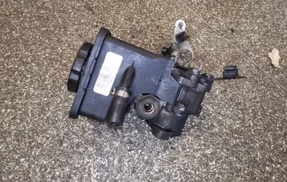 BMW 5 E39 Power steering pump 6750938