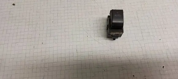 Toyota Corolla E120 E130 Electric window control switch 8481002041 37077B197004