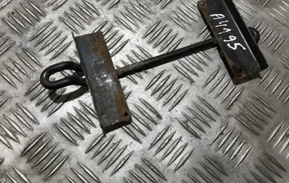 Mitsubishi Carisma Battery bracket 