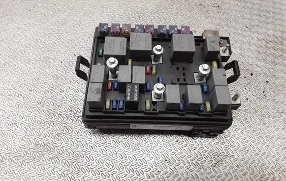 KIA Sportage Fuse module 919511F240 1020002381