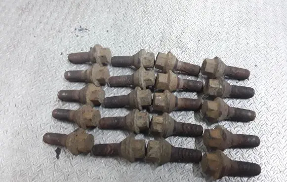 Nuts/bolts