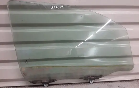 Mitsubishi Endeavor Front door window glass four-door