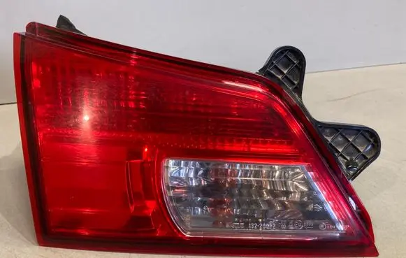 Subaru Legacy Tailgate rear/tail lights 13220072