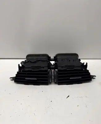 Mercedes-Benz C W204 Dash center air vent grill A2048308454