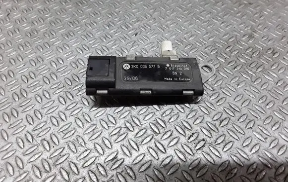Volkswagen Caddy Aerial antenna amplifier 2K0035577B
