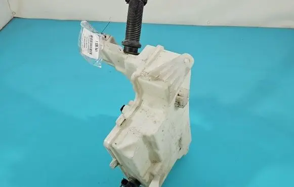 Ford Focus Windshield washer fluid reservoir/tank JX7B17B613AF IMPRK1536841