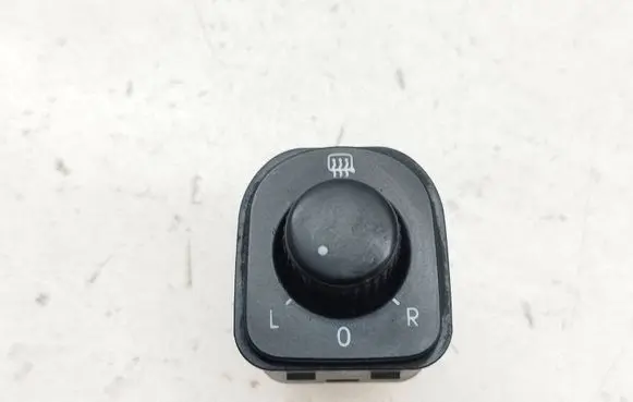 Volkswagen Tiguan Wing mirror switch 1K0959565H