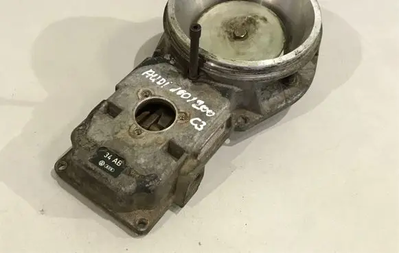Audi 100 200 5000 C3 Fuel distributor 0438120185 035133353AB 3432032093
