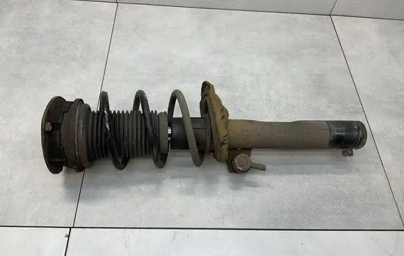 Volkswagen PASSAT B8 Front shock absorber/damper 3G0413031BN
