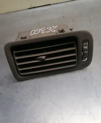 Toyota Prius (XW10) Dashboard side air vent grill/cover trim 5567047010 4556434010
