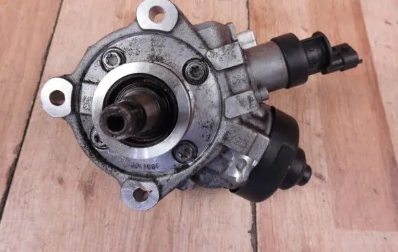 Hyundai Tucson TL Fuel injection high pressure pump 331002A600 445010596