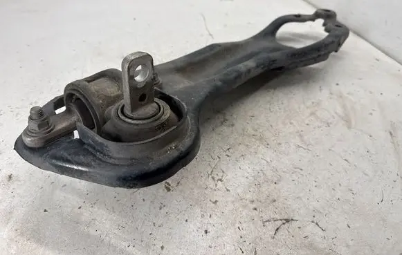 Chrysler Pacifica Rear control arm 68284314AD 68470298AA