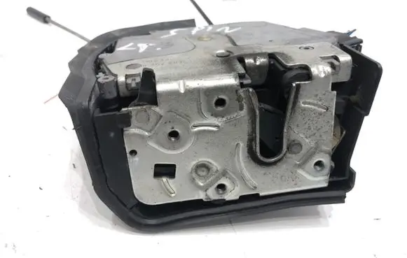 BMW X5 E53 Rear door lock 8402601