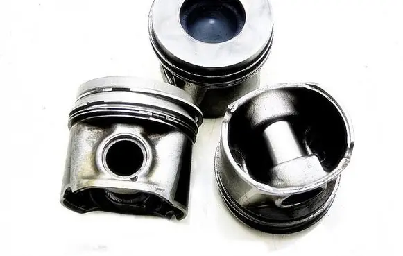 Audi A8 S8 D2 4D Piston 78L56