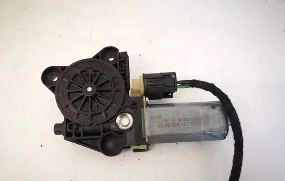 Mercedes-Benz C W203 Rear door window regulator motor A2038202942 104048XXX