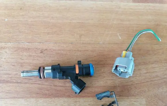 Dacia Sandero Fuel injector 0280158366 166004787R H8201505546