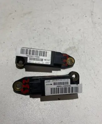 Mercedes-Benz C W203 Airbag deployment crash/impact sensor 0018204426 0003030311 13030311058864