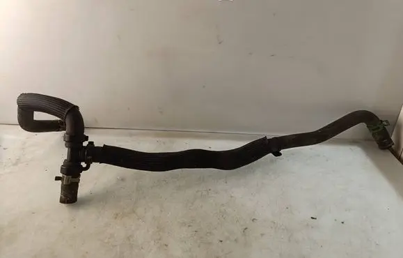 Engine coolant pipe/hose
