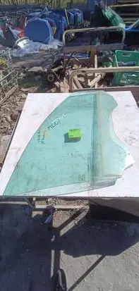 Fiat Croma Front door window glass four-door 1212123