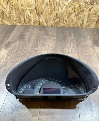 Mercedes-Benz C W203 Speedometer (instrument cluster) A2035401347