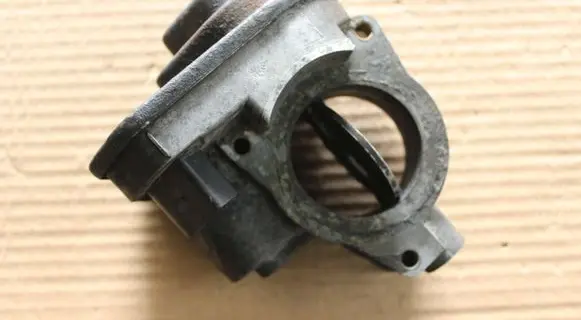 Audi A8 S8 D3 4E Throttle valve 057128063