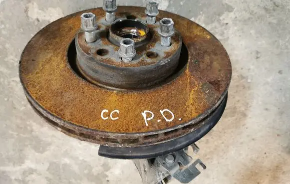 Front wheel hub spindle knuckle