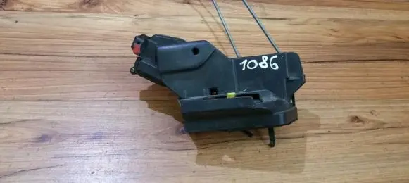 Hyundai Matrix Front door lock