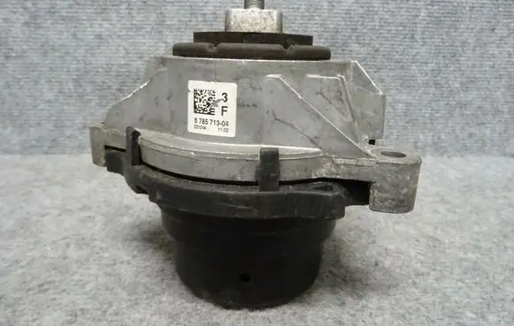 BMW 4 F36 Gran coupe Engine mount bracket 6785713