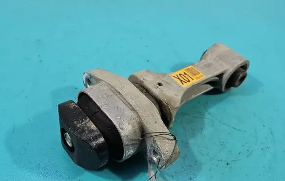Hyundai Elantra VII Gearbox mounting bracket 21950F2000 IMPRK1567095
