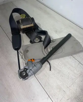 Renault Laguna II Front seatbelt 041083