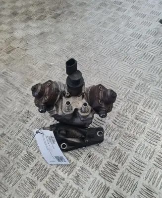 BMW X5 E70 Fuel injection high pressure pump 0445010617