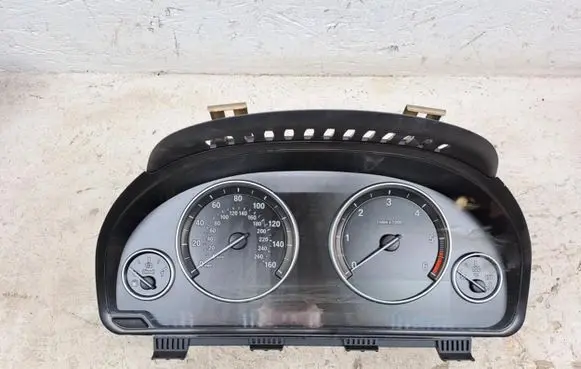 BMW 5 F10 F11 Speedometer (instrument cluster) 9280485