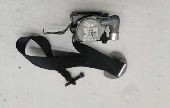 Hyundai Lantra II Front seatbelt 88880-4H210