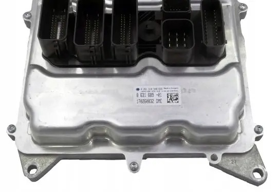 BMW 5 F10 F11 Engine control unit/module 8631689