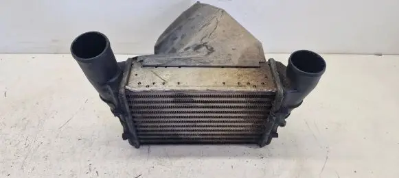 Volkswagen PASSAT B5 Intercooler radiator 058145805A