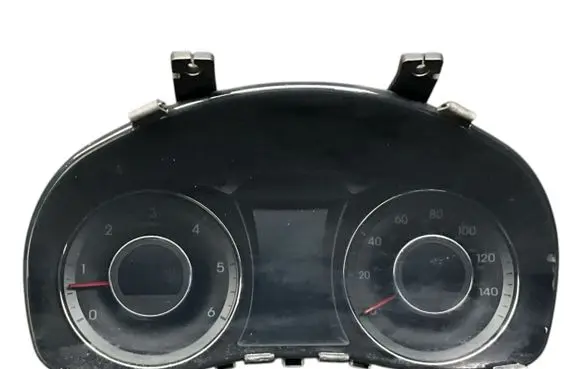 Hyundai i40 Speedometer (instrument cluster) 1161601230 1164001470 940213Z610