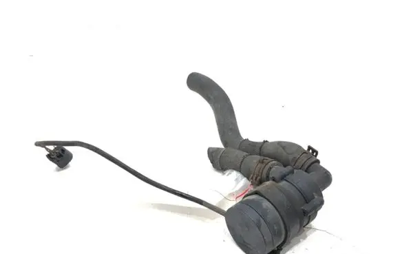 Volkswagen Touran I Oil filter mounting bracket 