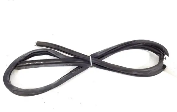Toyota Hilux (AN10, AN20, AN30) Rear door rubber seal (on body) 62331-0K070