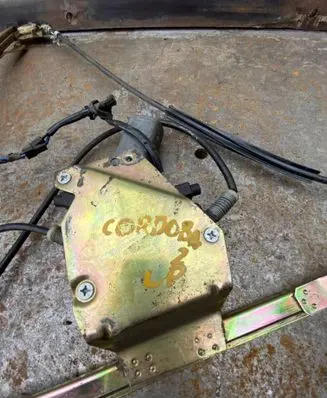 Seat Cordoba (6L) Front door window regulator with motor 000R