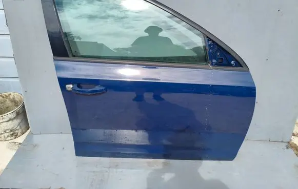 Skoda Octavia Mk3 (5E) Front door 5E0831056A