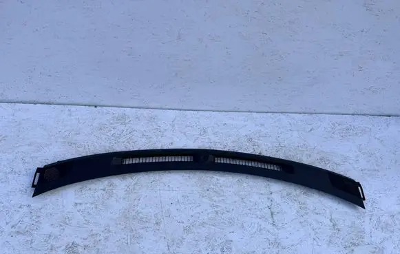 Nissan Qashqai Wiper trim 683104EH0A