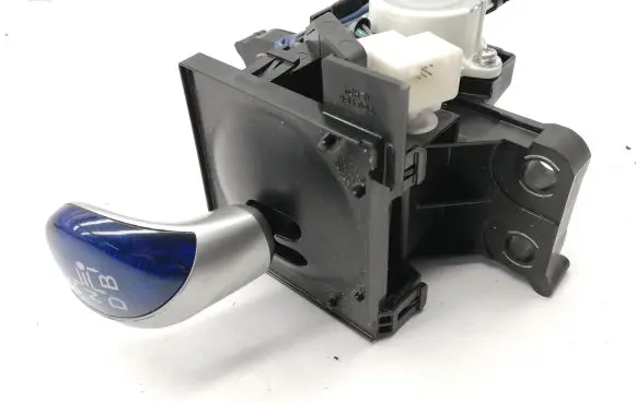 Toyota Auris E180 Gear shifter/selector 75C583