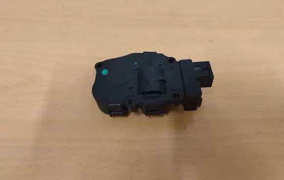 Mercedes-Benz ML W164 Air flap motor/actuator 9298886