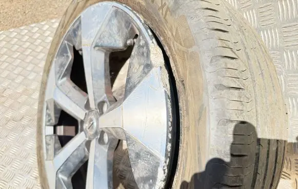 Volvo XC40 R19 alloy rim